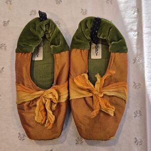 Goody Orange Silk and Green Velvet Girl's Slippers Child Medium